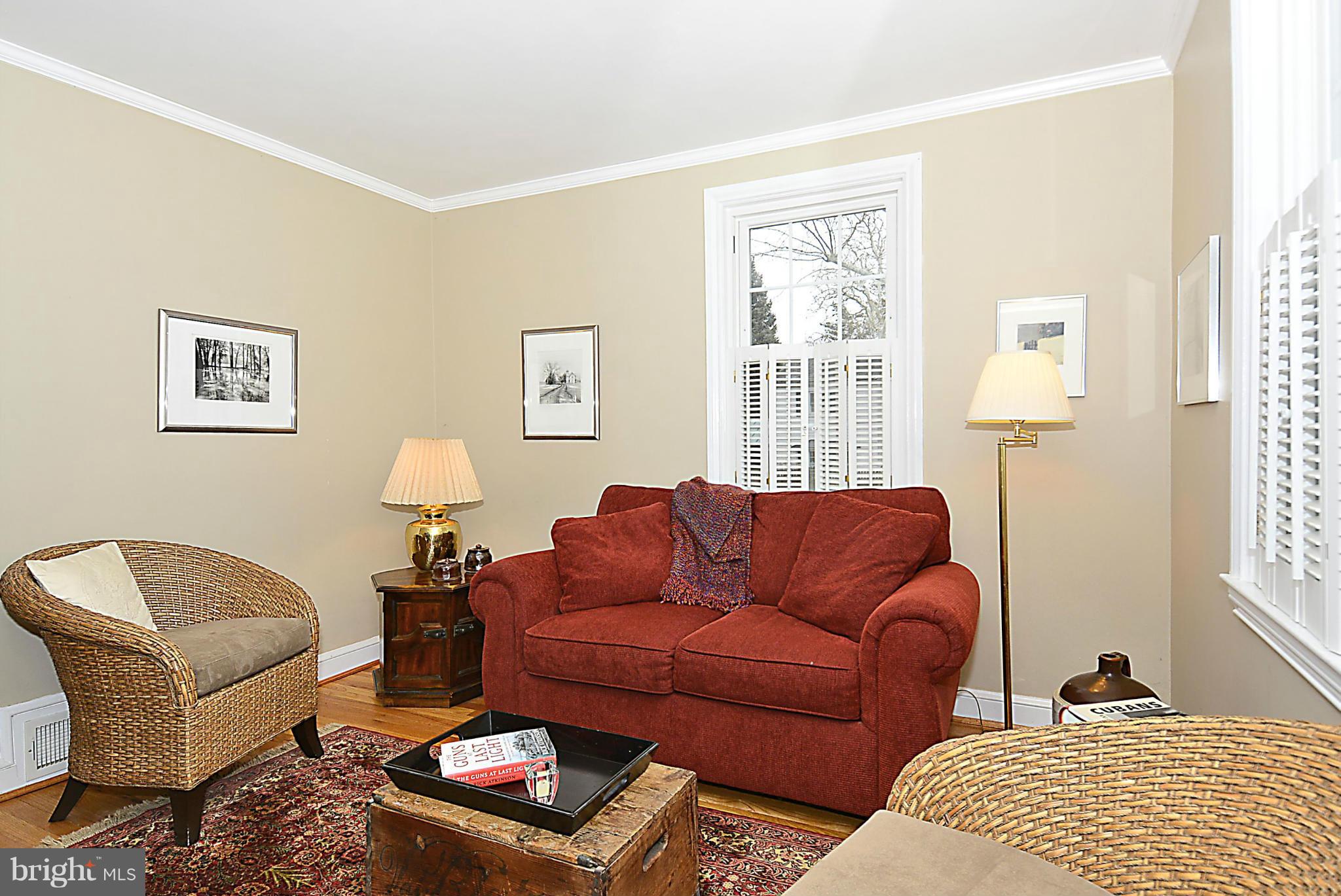 5321 Allandale Road Bethesda, MD 20816 - Photo 8 of 29 Living Room