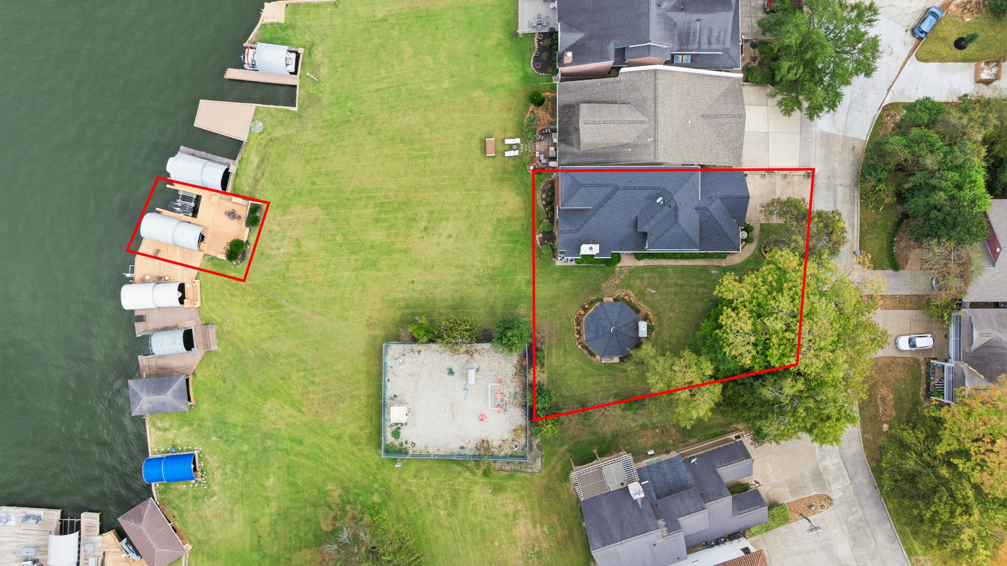 106 Cove Point Montgomery, TX 77356 - Photo 39 of 48 an aerial view of residential house with outdoor space and parking