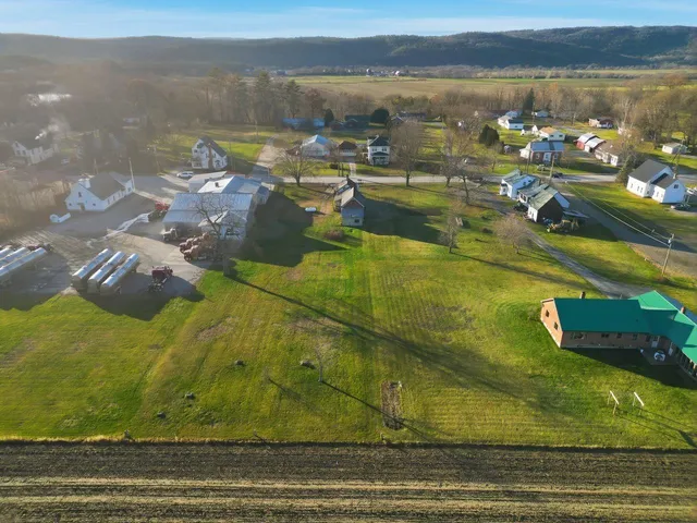 $135,000 | 2862 Dartmouth College Highway, Haverhill, NH 03774