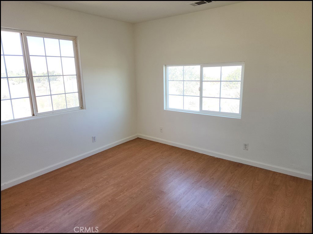 10685 Crystal Aire Road Pinon Hills, CA 92372 - Photo 13 of 47