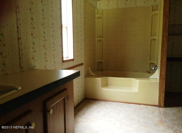 273627 Murrhee Road Hilliard, FL 32046 - Photo 6 of 8 Master Bathroom