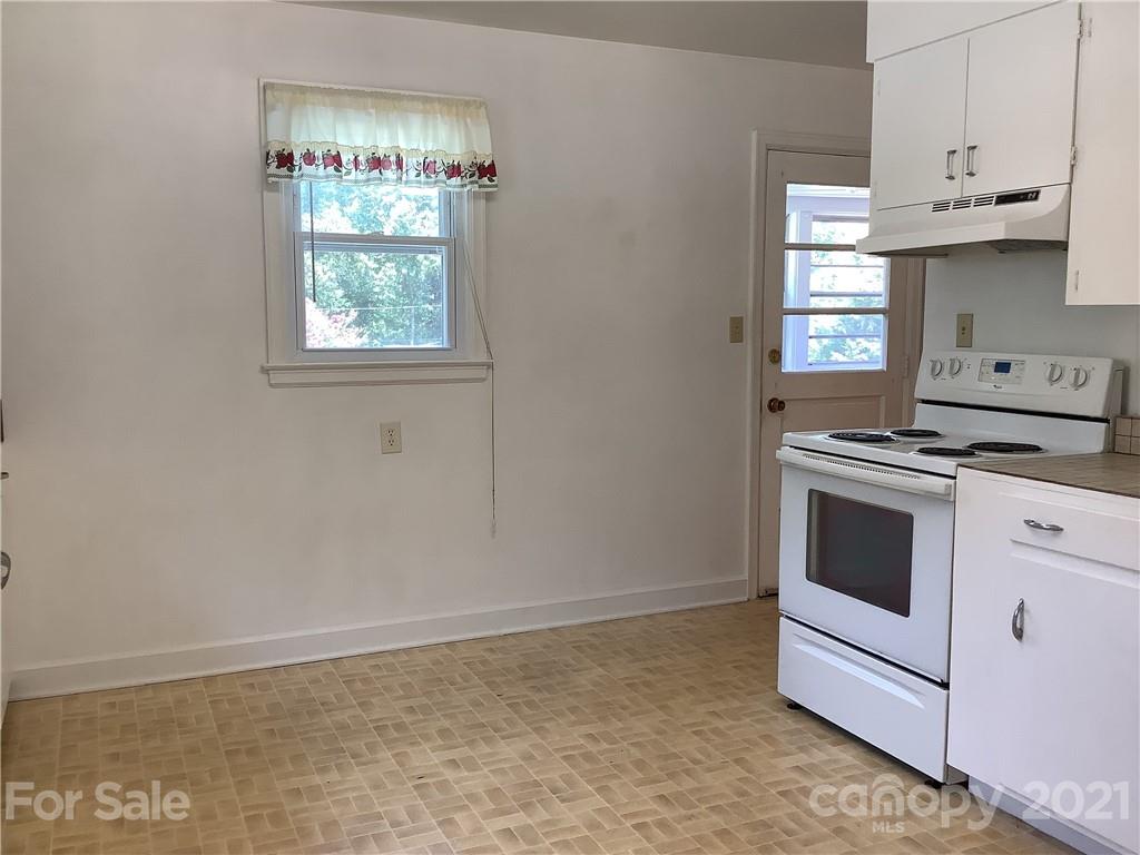 562 Beaverdam Road Asheville, NC 28804 - Photo 14 of 25 Gallery Image 14