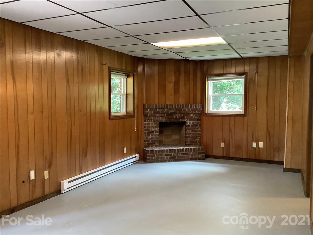 562 Beaverdam Road Asheville, NC 28804 - Photo 17 of 25 Gallery Image 17