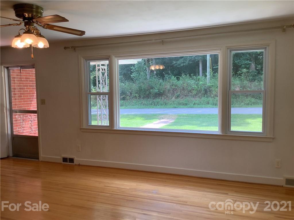 562 Beaverdam Road Asheville, NC 28804 - Photo 4 of 25 Gallery Image 4