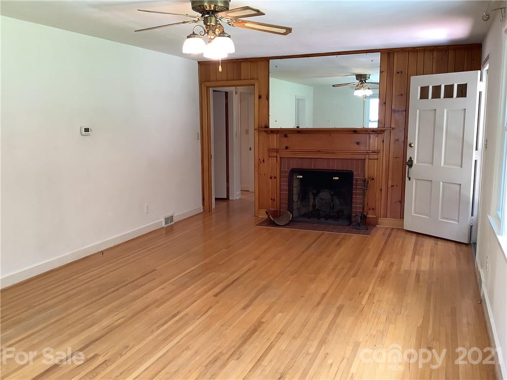 562 Beaverdam Road Asheville, NC 28804 - Photo 5 of 25 Gallery Image 5