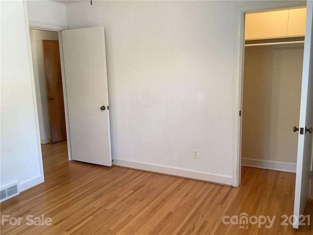 562 Beaverdam Road Asheville, NC 28804 - Photo 10 of 25 Gallery Image 10