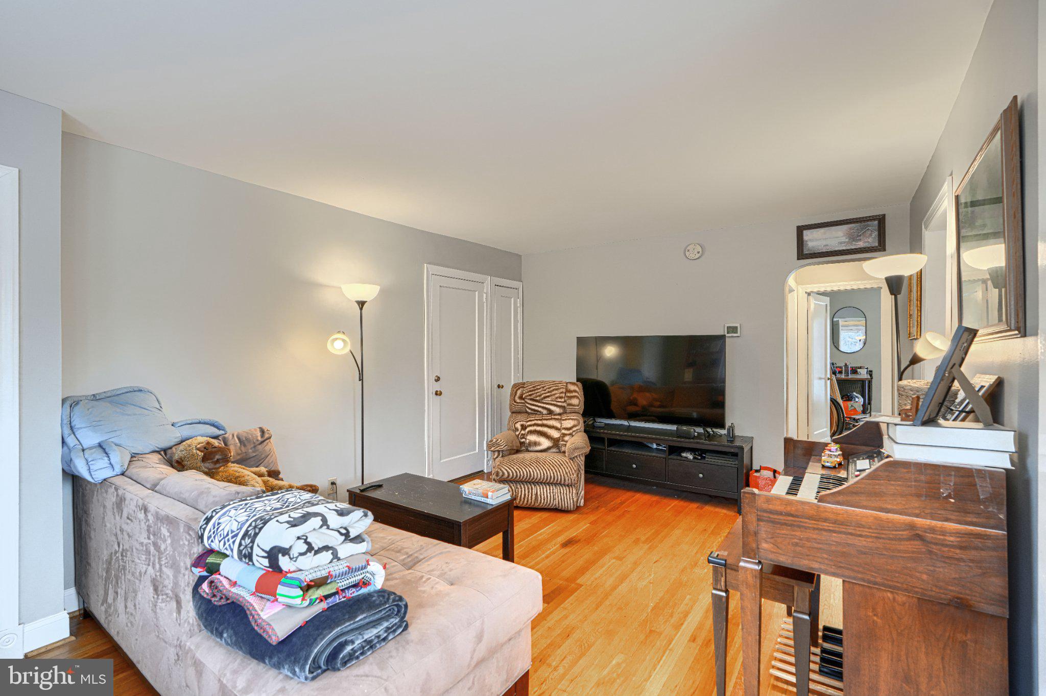1835 Loch Shiel Road Towson, MD 21286 - Photo 32 of 75 Cozy living space with warm tones.