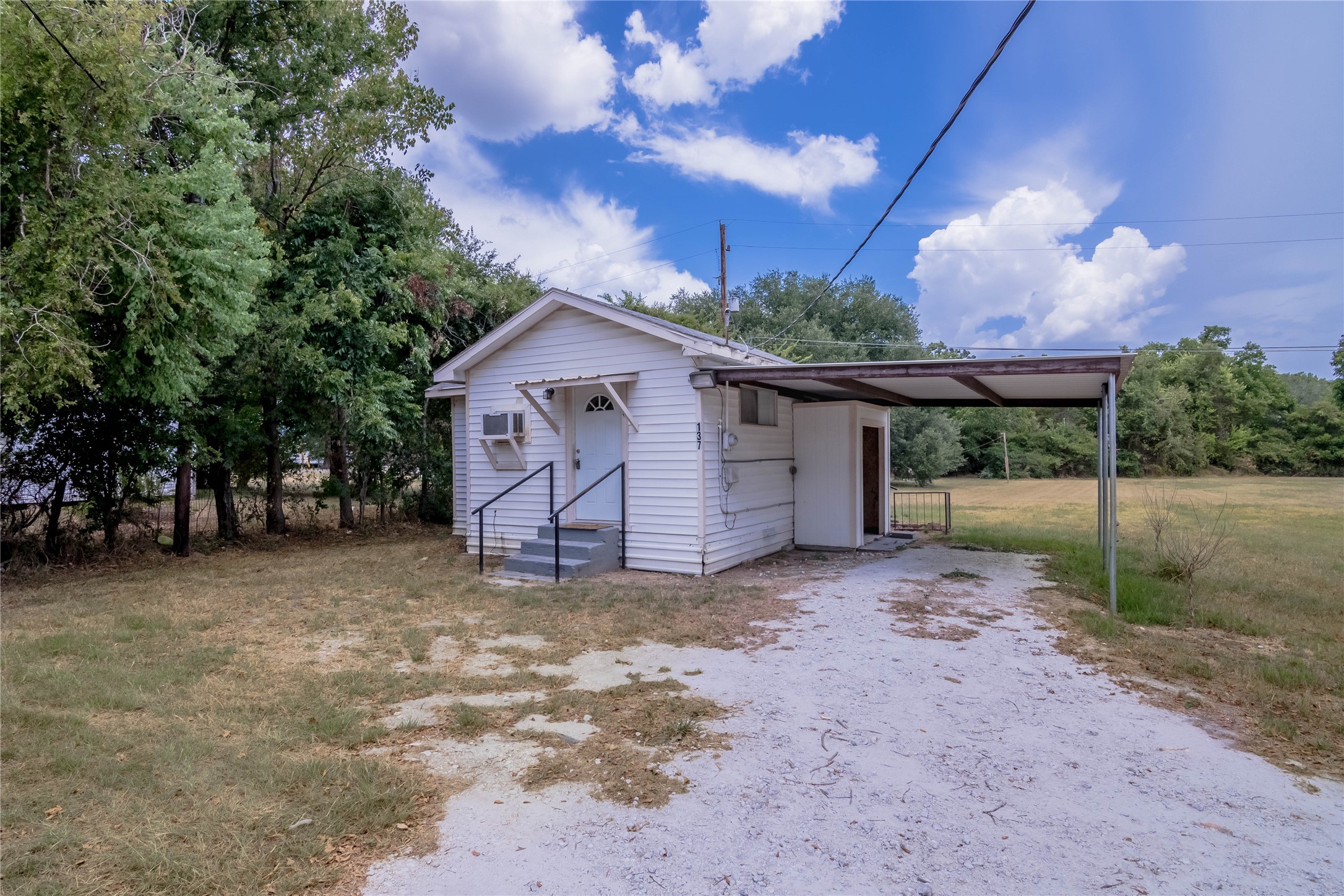 137 Lee Lane Trinity, TX 75862 - Photo 2 of 15