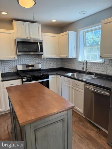 $1,700 | 262 Breezewood Drive, Hanover, PA 17331