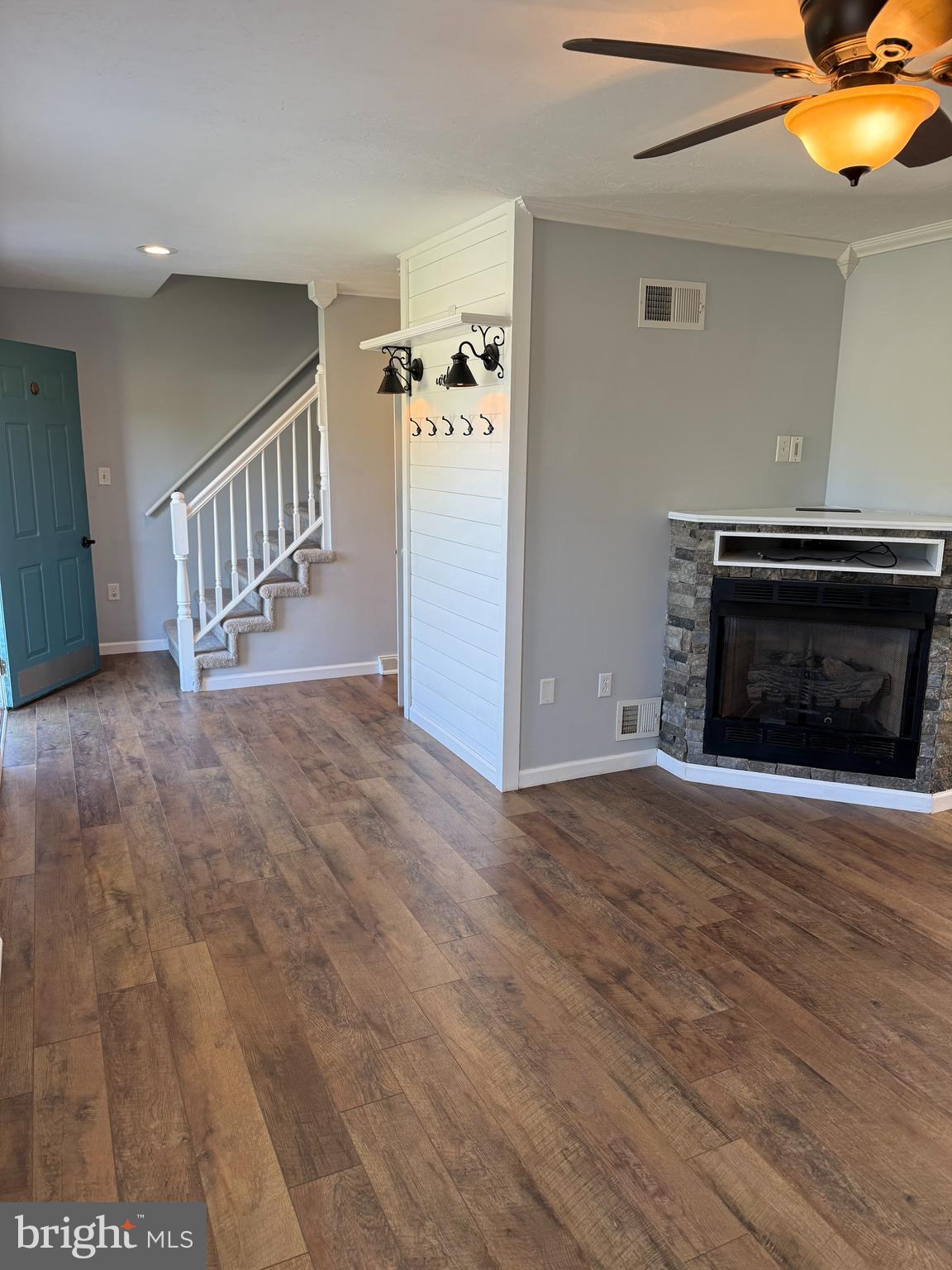 262 Breezewood Drive Hanover, PA 17331 - Photo 6 of 25 Living Room