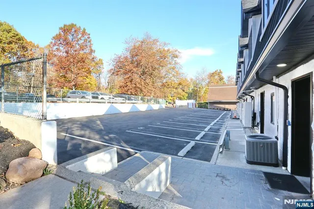 $3,300 | 160 Terrace Street, Unit 2H, Haworth, NJ 07641