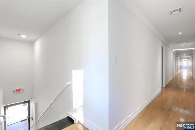 $3,300 | 160 Terrace Street, Unit 2H, Haworth, NJ 07641