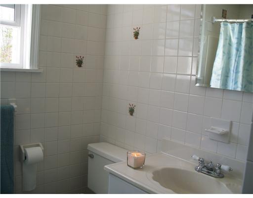 224 Rooks Road Holden, ME 04429 - Photo 8 of 16 Bathroom.