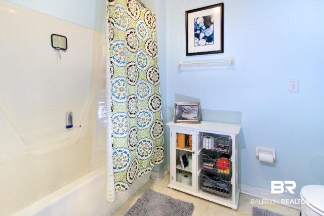 513 Orchard Lane Foley, AL 36535 - Photo 18 of 28 Master Bath