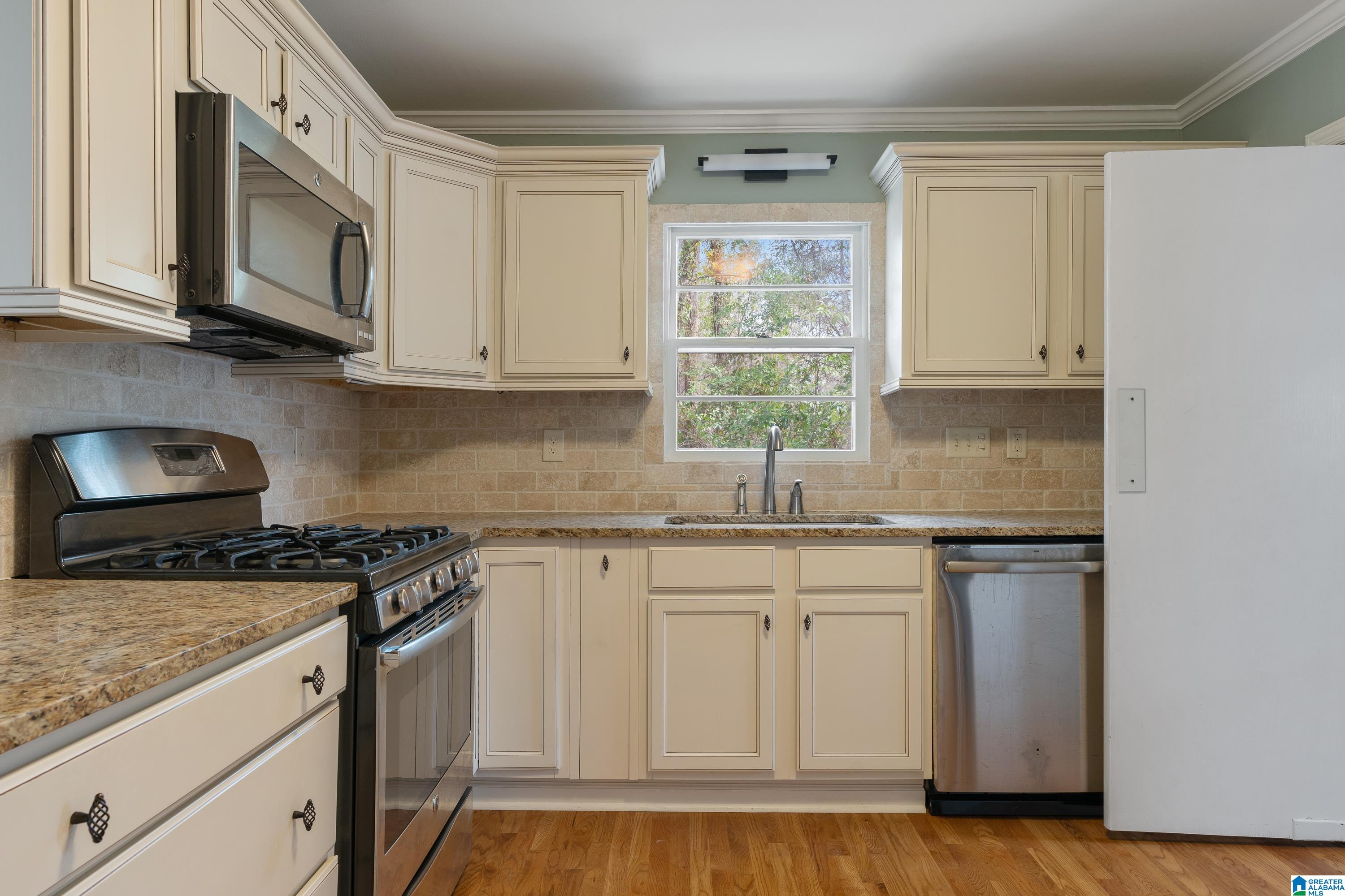 708 Warwick Road Birmingham, AL 35209 - Photo 10 of 32