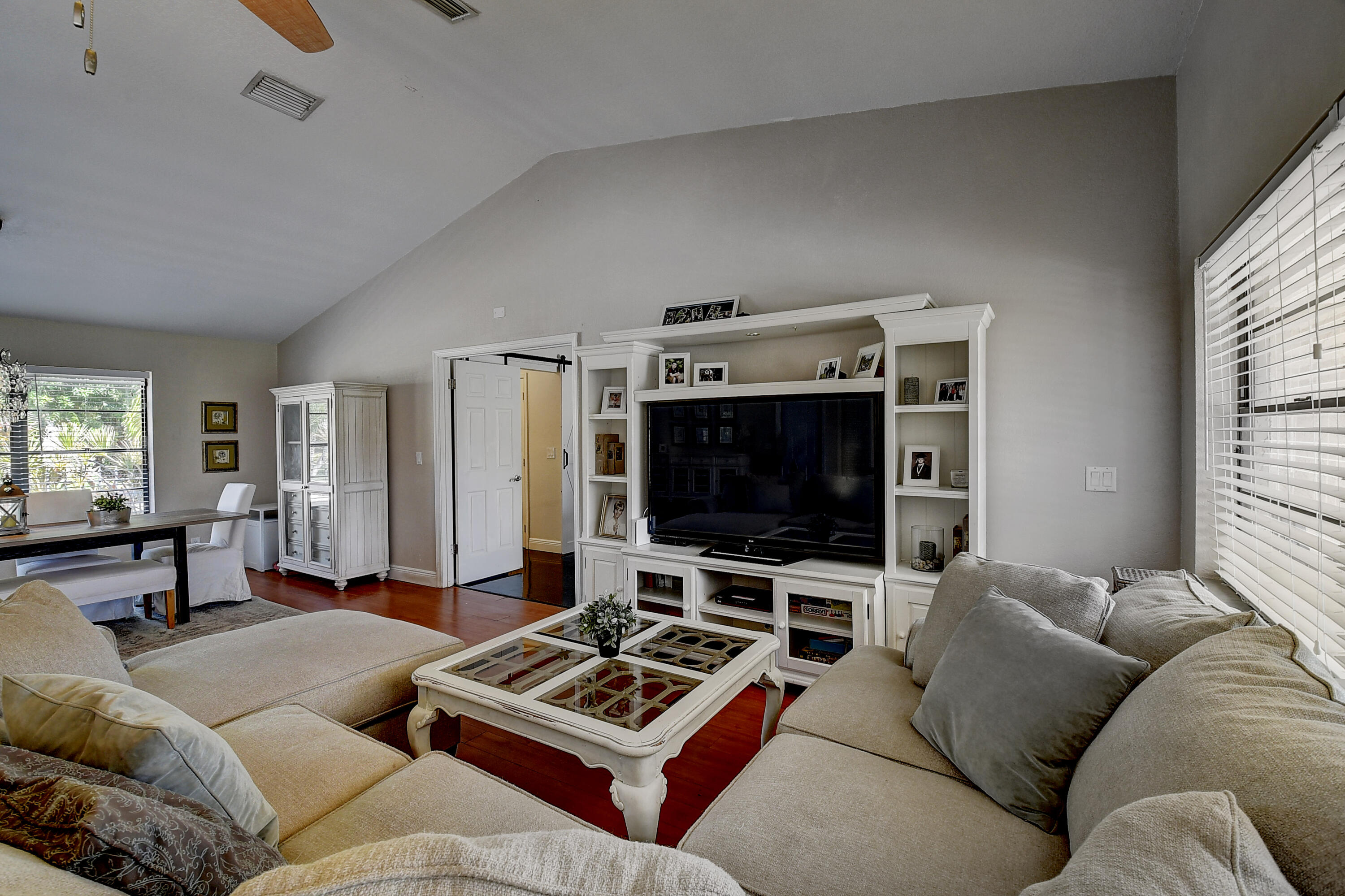 9040 Red Oak Lane Boca Raton, FL 33428 - Photo 10 of 44 22_dsc_8426_27_28_29_30
