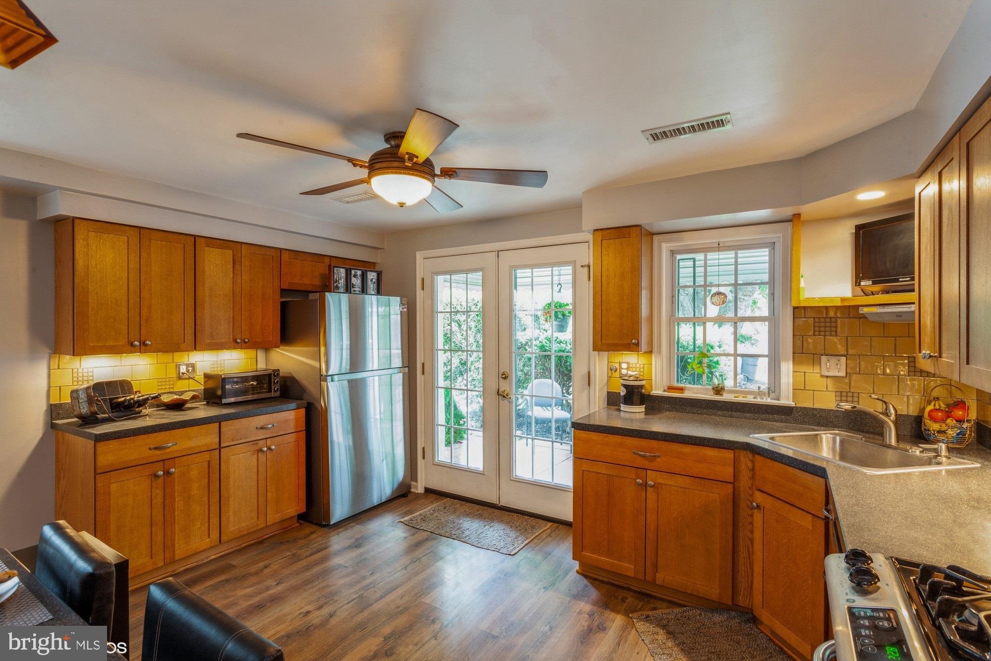 2314 Searles Road Dundalk, MD 21222 - Photo 6 of 35 Double doors to patio
