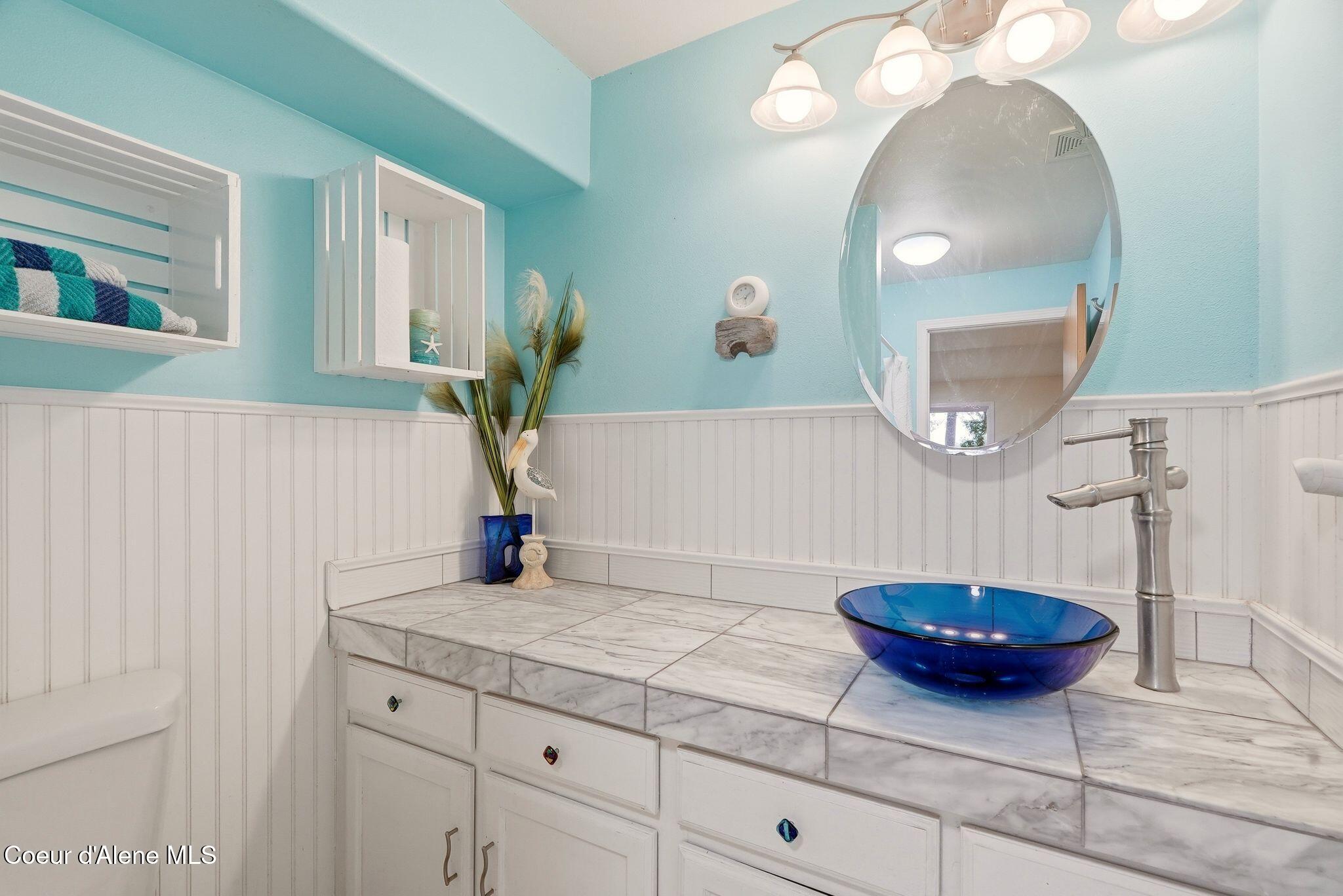 955 Bottle Bay Road Sagle, ID 83860 - Photo 32 of 66 Bathroom