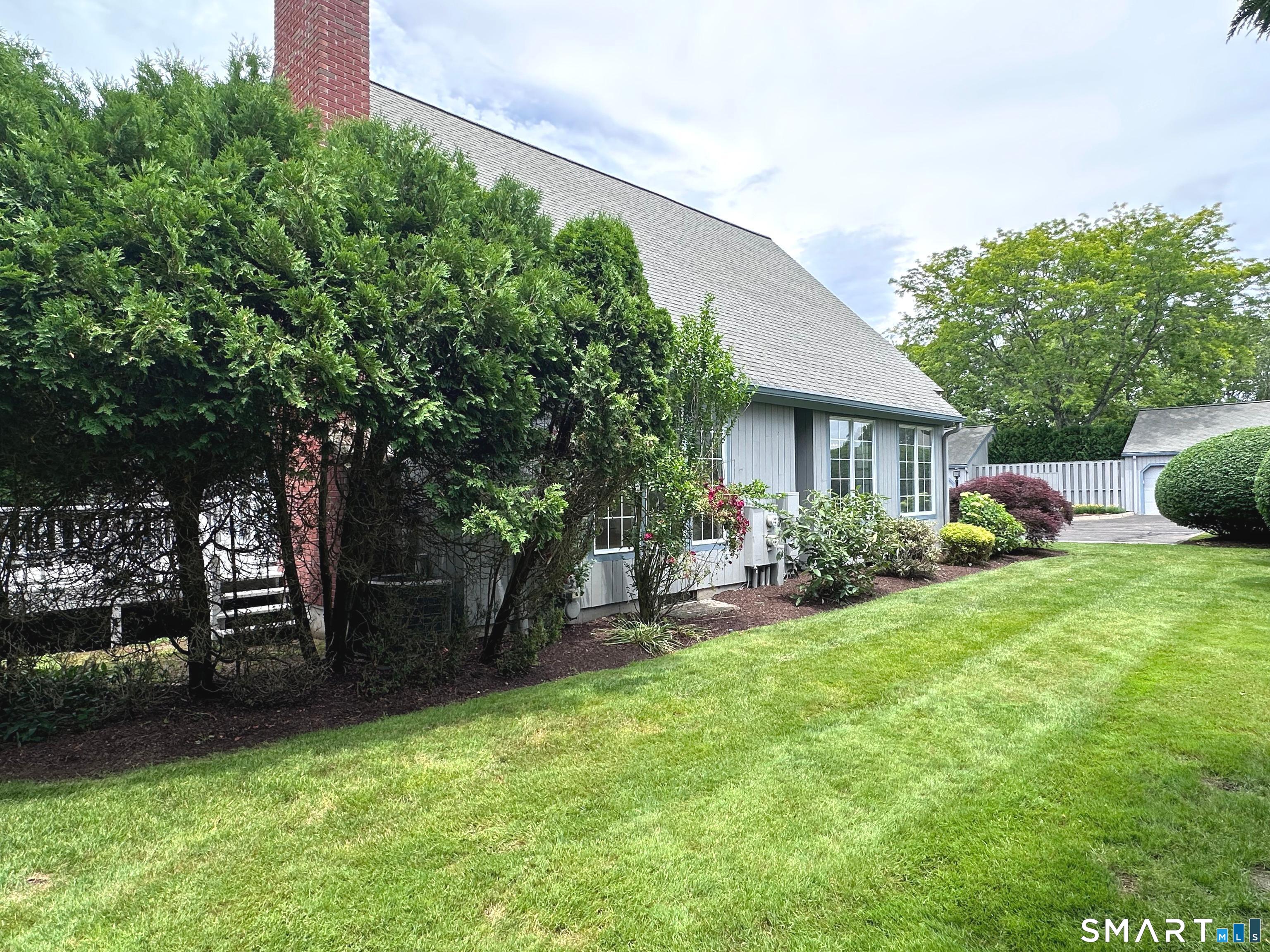 166 Glengarry Road, Unit 166 Fairfield, CT 06825 - Photo 2 of 39