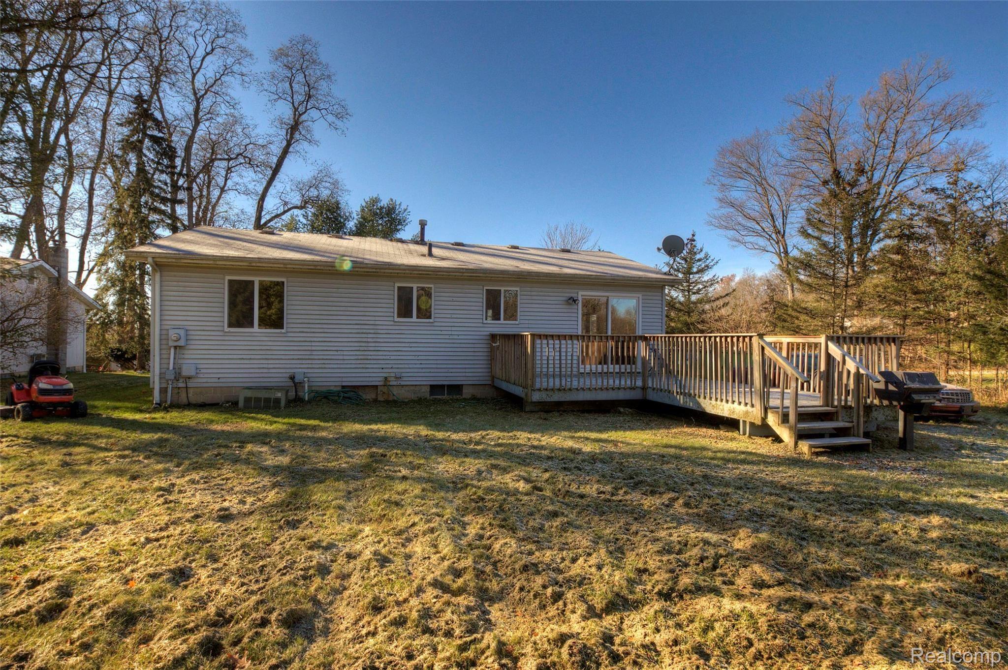 5750 Crandall Road Howell, MI 48855 - Photo 5 of 29 4H8A0712_3_4.jpg