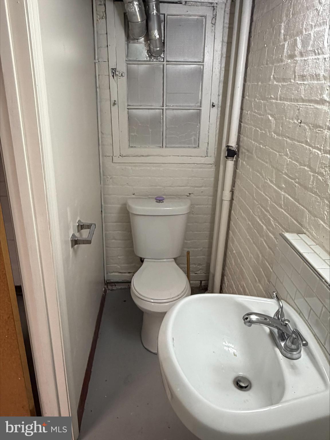 2218 Tunlaw Road Northwest Washington, DC 20007 - Photo 20 of 20 Basement full bath