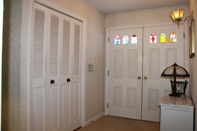 111 Surrey Road St. Louis, MI 48880 - Photo 8 of 35 1801537-7.JPG
