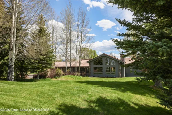 $4,995,000 | 700 Sagebrush Drive, Jackson, WY 83001