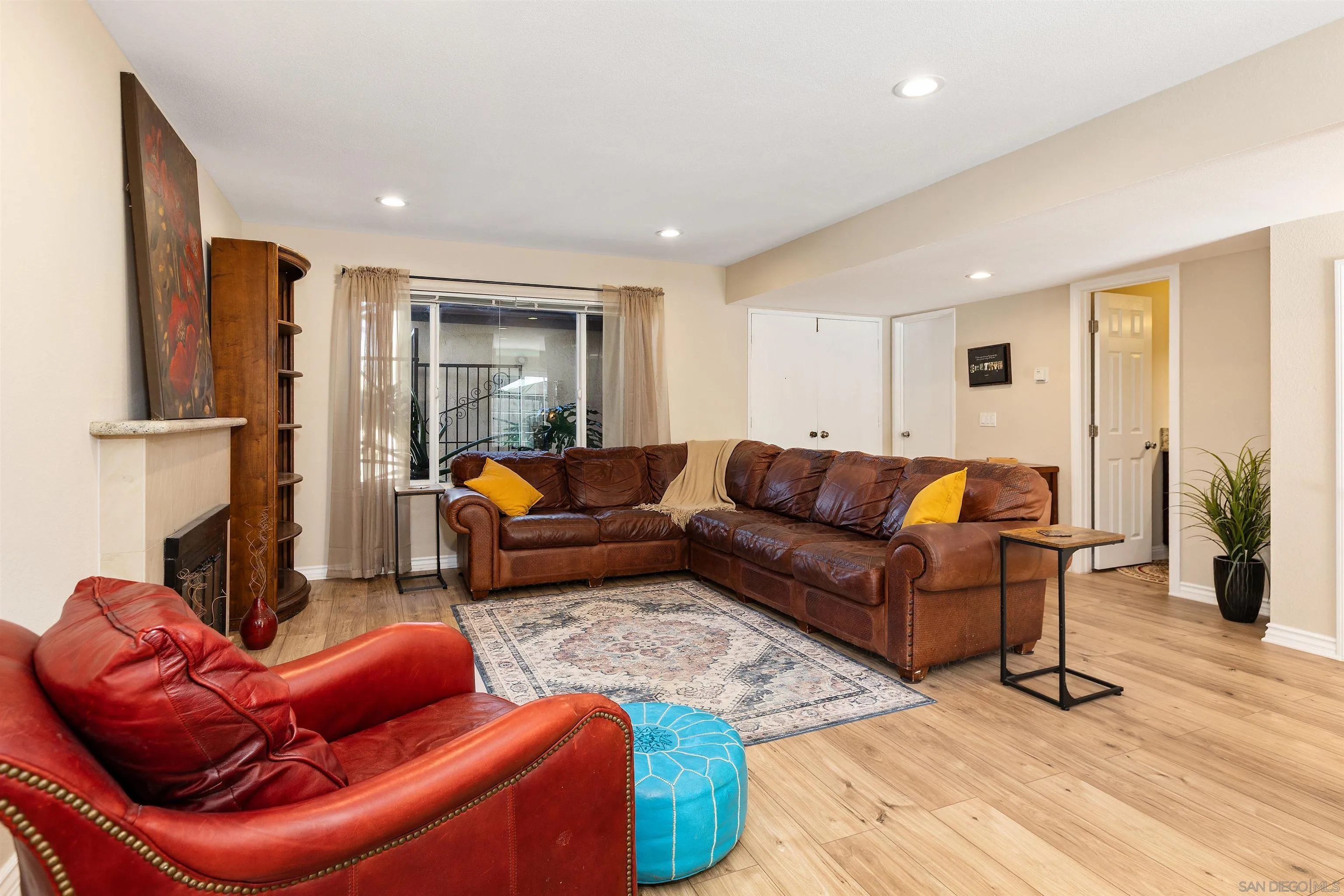 8963 Capcano Road San Diego, CA 92126 - Photo 11 of 38