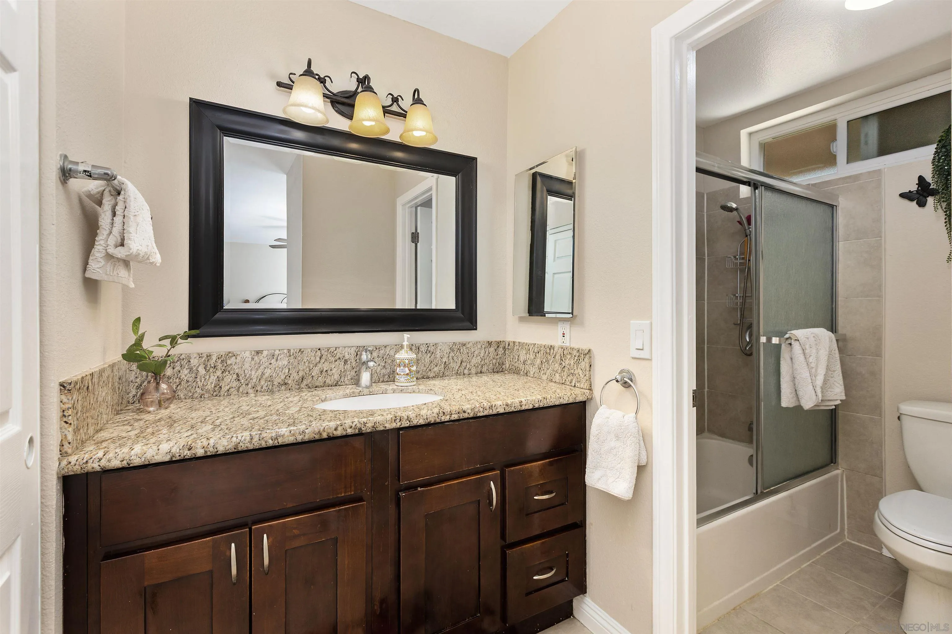 8963 Capcano Road San Diego, CA 92126 - Photo 24 of 38 Primary Bath/Spa
