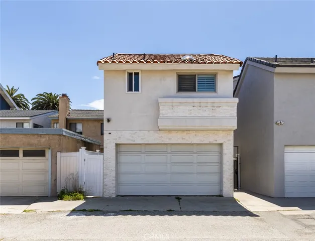$9,500 | 415 8th Street, Huntington Beach, CA 92648