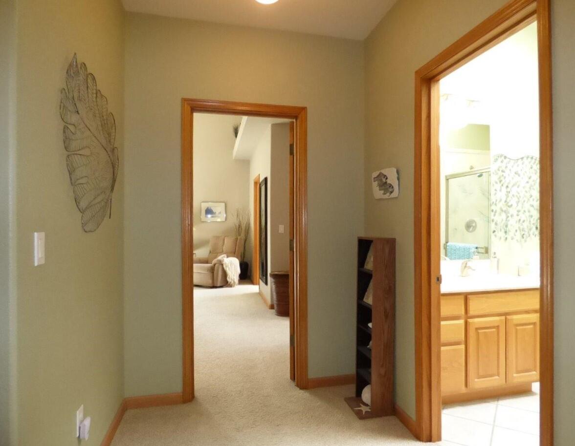 243 Cedar Flat Road Williams, OR 97544 - Photo 27 of 58 Hallway