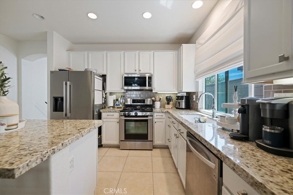 7232 Riley Drive Fontana, CA 92336 - Photo 13 of 38