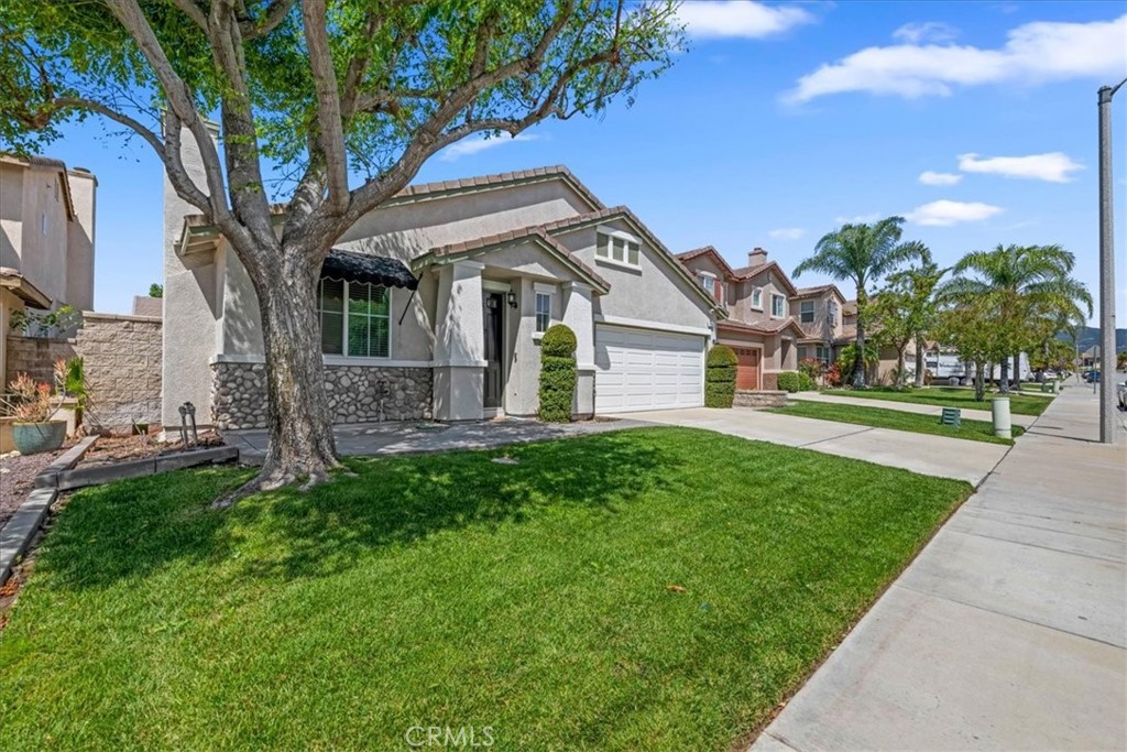 7232 Riley Drive Fontana, CA 92336 - Photo 2 of 38