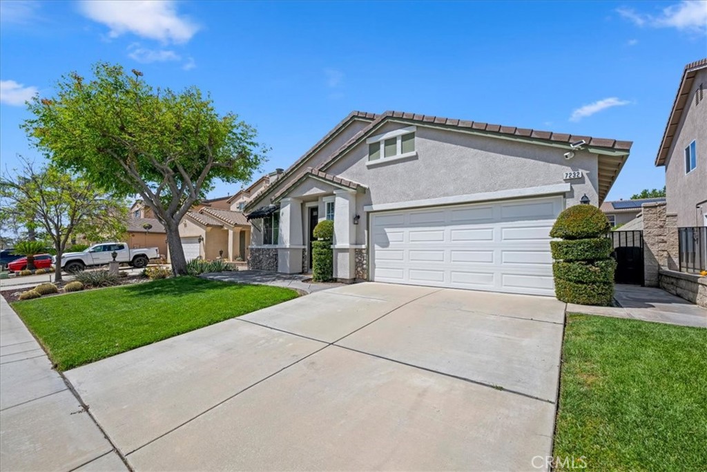 7232 Riley Drive Fontana, CA 92336 - Photo 3 of 38