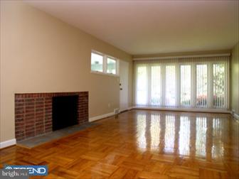 1325 Michael Road Jenkintown, PA 19046 - Photo 3 of 6 Living Room