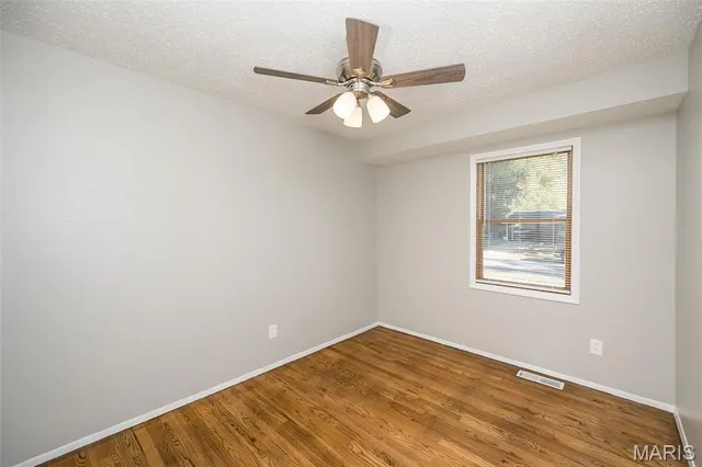 $1,585 | 1060 Kingsbrook Lane, Florissant, MO 63031