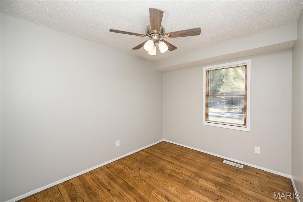 1060 Kingsbrook Lane Florissant, MO 63031 - Photo 13 of 31