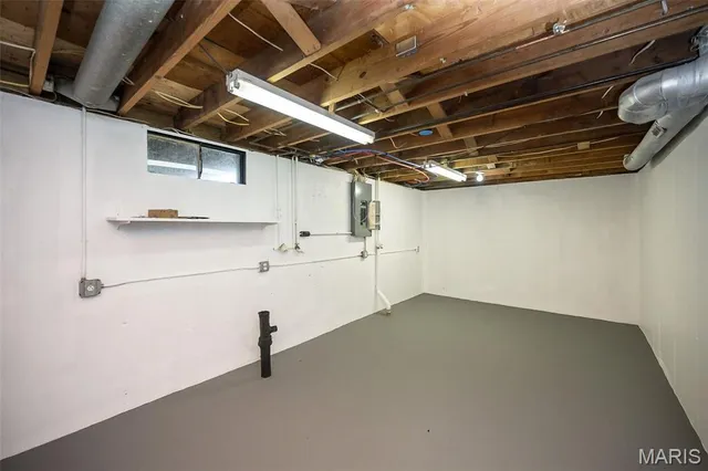 $1,585 | 1060 Kingsbrook Lane, Florissant, MO 63031