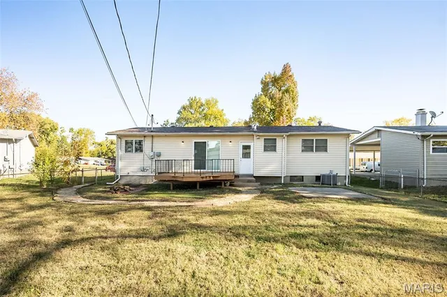 $1,585 | 1060 Kingsbrook Lane, Florissant, MO 63031