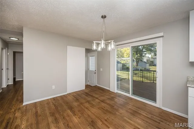 $1,585 | 1060 Kingsbrook Lane, Florissant, MO 63031