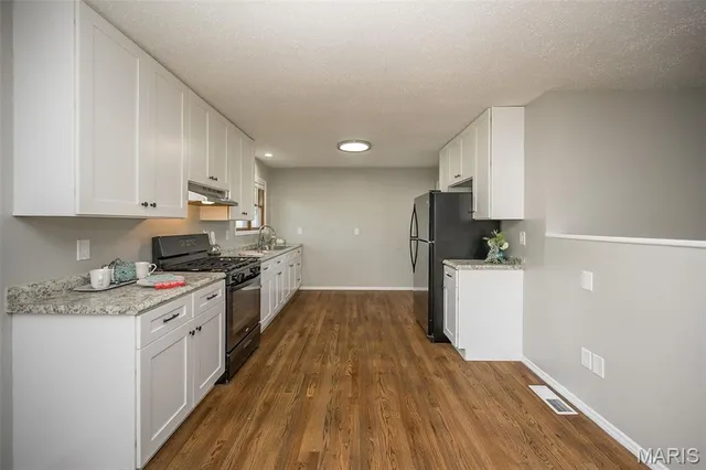 $1,585 | 1060 Kingsbrook Lane, Florissant, MO 63031