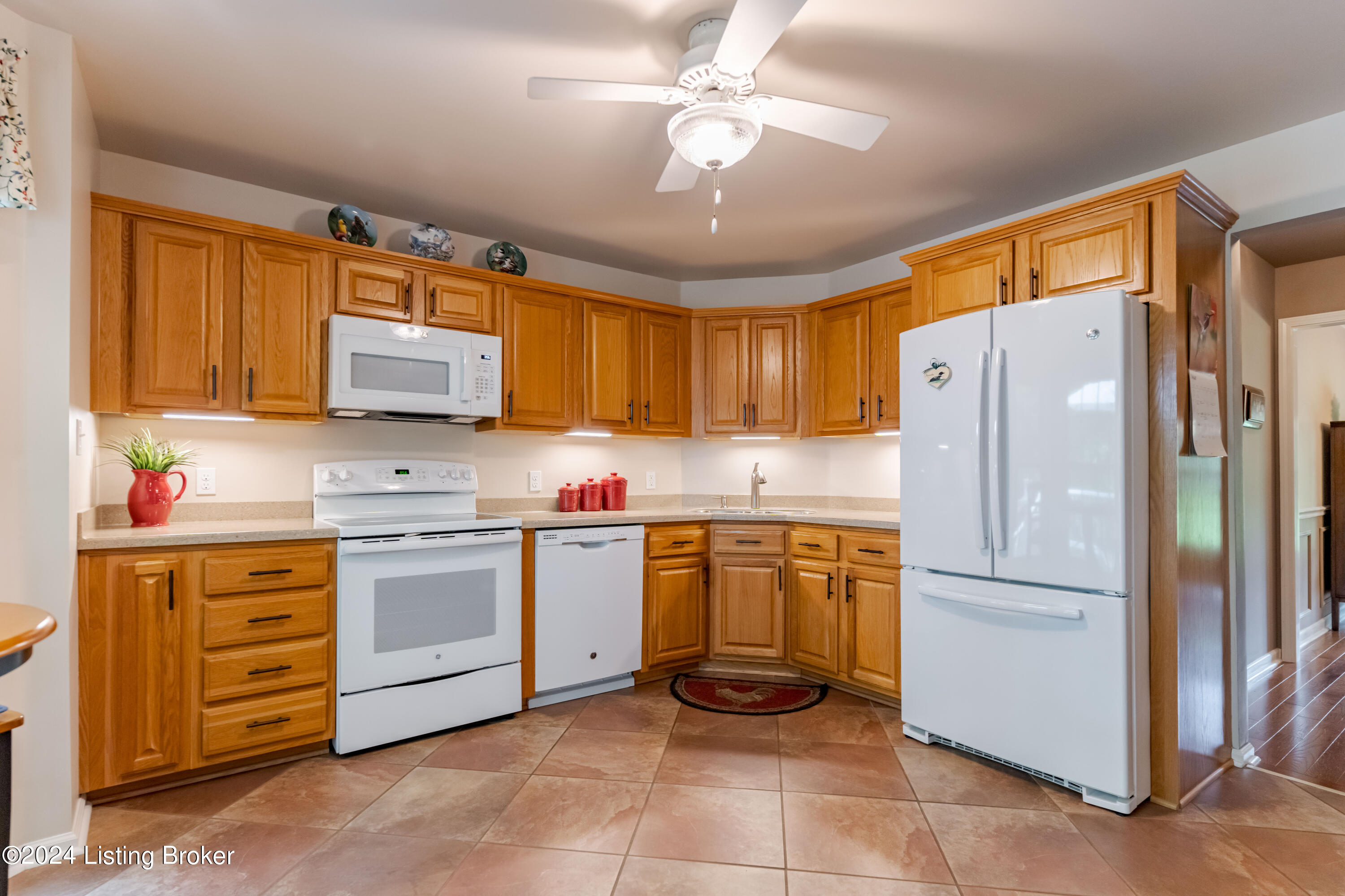 988 Radcliff Road Smithfield, KY 40068 - Photo 16 of 46 DSC09659