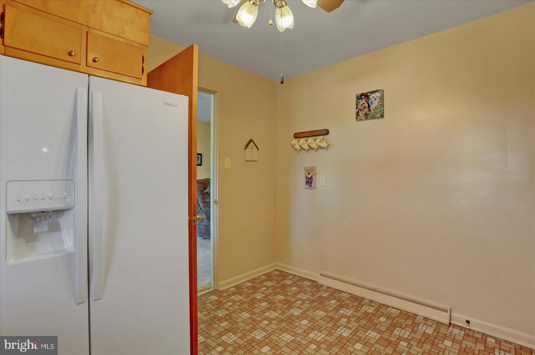 4614 Coventry Road Harrisburg, PA 17109 - Photo 11 of 28 Kitchen