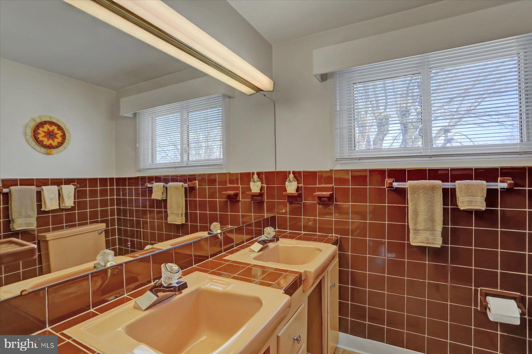 4614 Coventry Road Harrisburg, PA 17109 - Photo 18 of 28 BathMain - upstairs