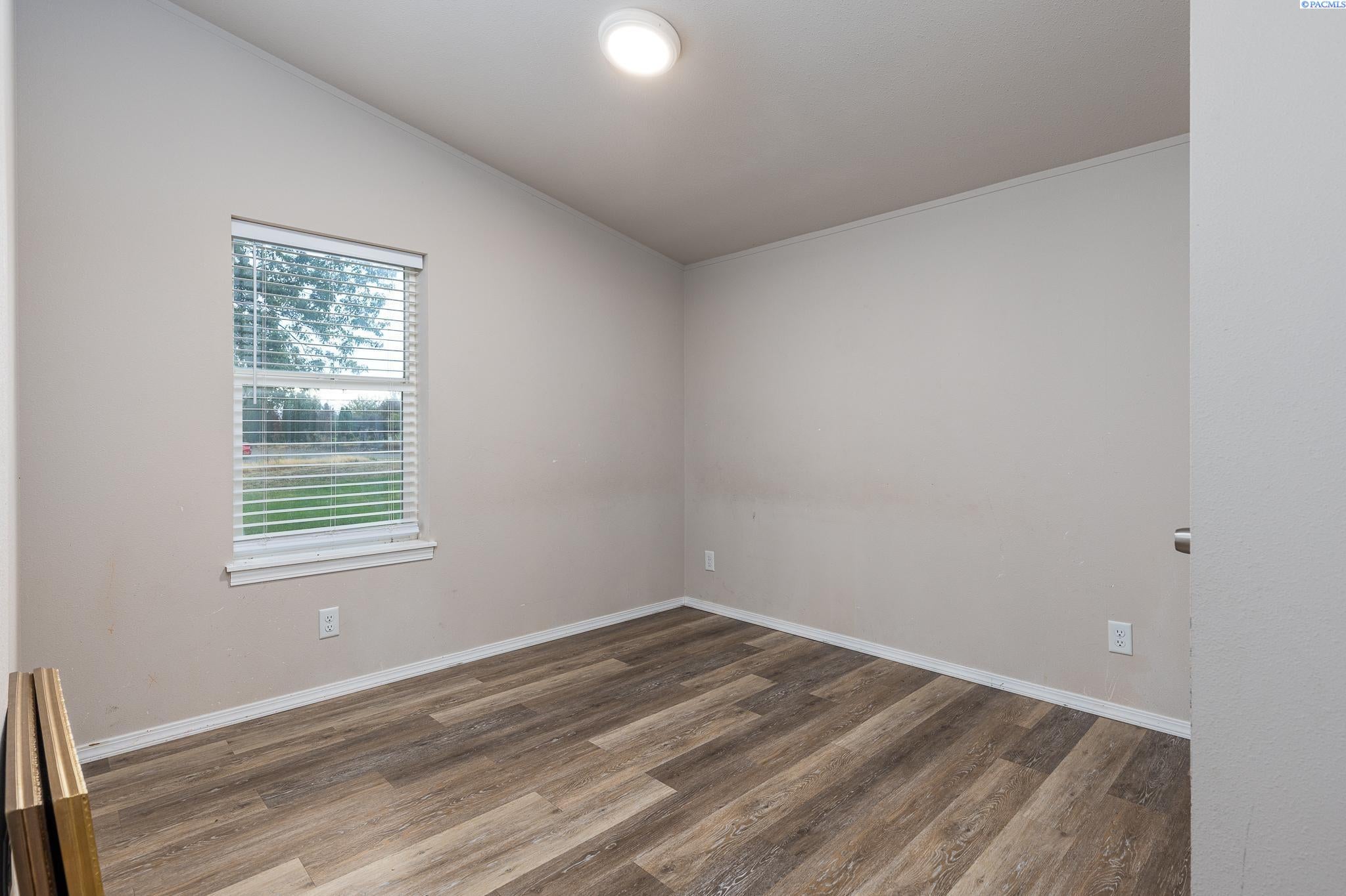 66505 South Meals Road Kennewick, WA 99337 - Photo 11 of 29 Gallery Image 11