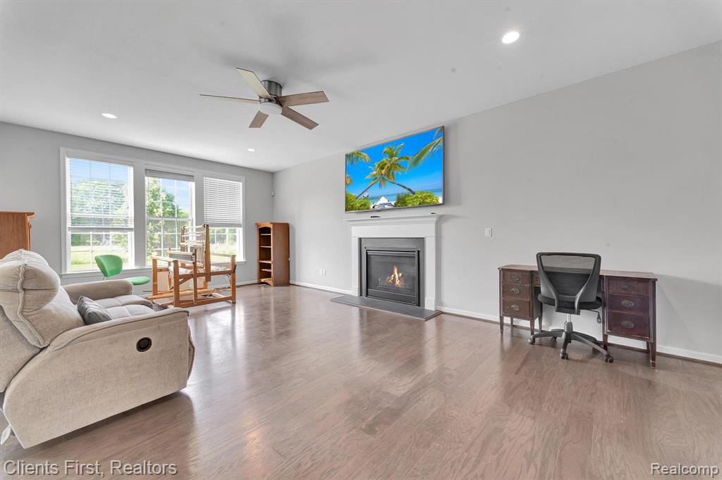 51214 Scarborough Road Canton, MI 48188 - Photo 12 of 40 Gallery Image 12