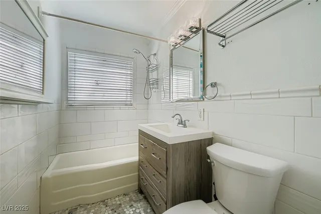 $2,250 | 1711 South 6th Street, Las Vegas, NV 89104