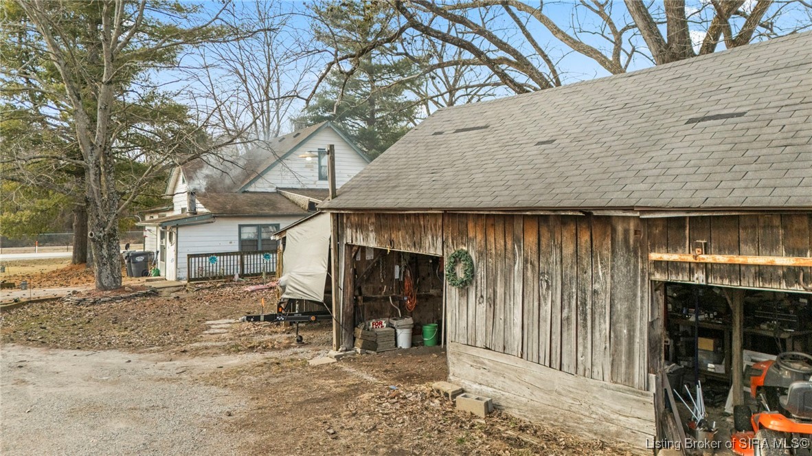 10556 Highway 421 Madison, IN 47250 - Photo 2 of 34