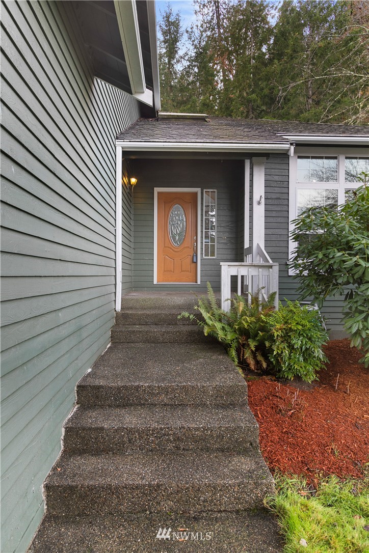 15705 Southeast 157th Street Renton, WA 98058 - Photo 2 of 26
