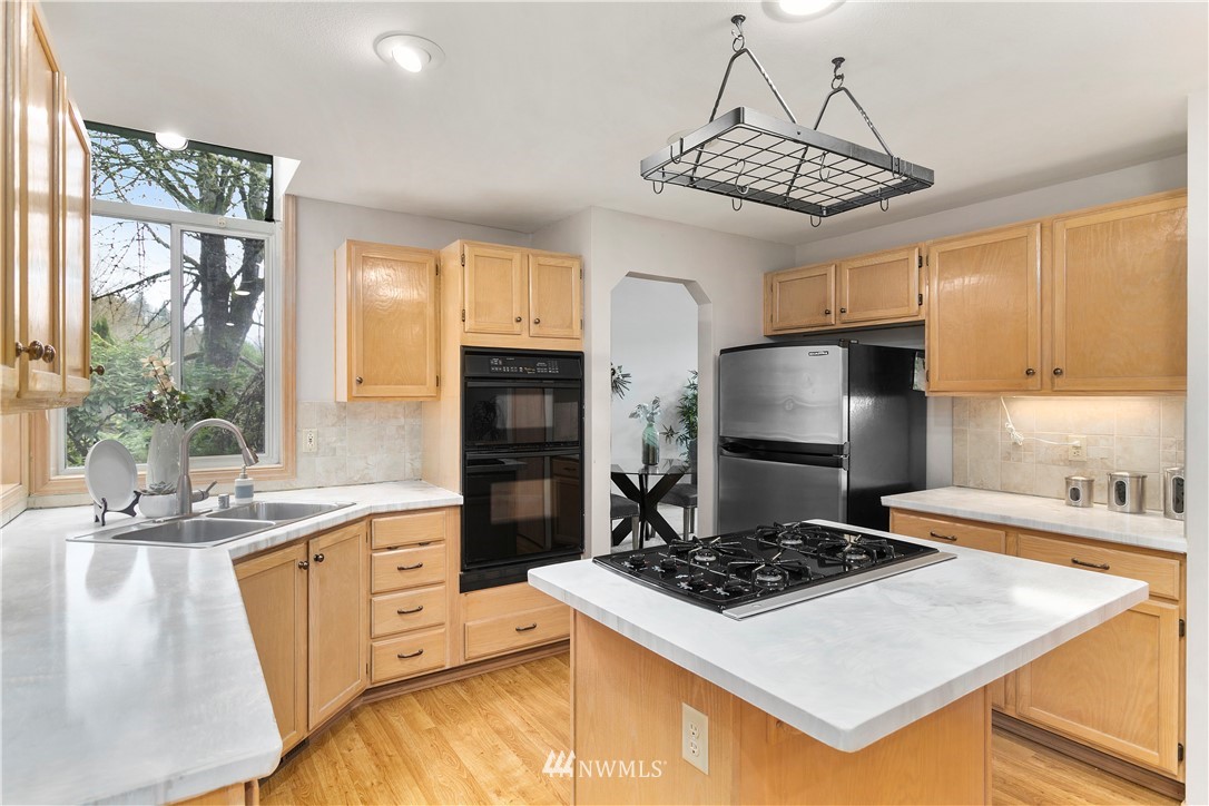 15705 Southeast 157th Street Renton, WA 98058 - Photo 8 of 26